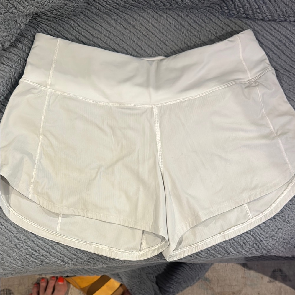 Women's White Speed Up Lululemon Athletic Shorts
Size 6